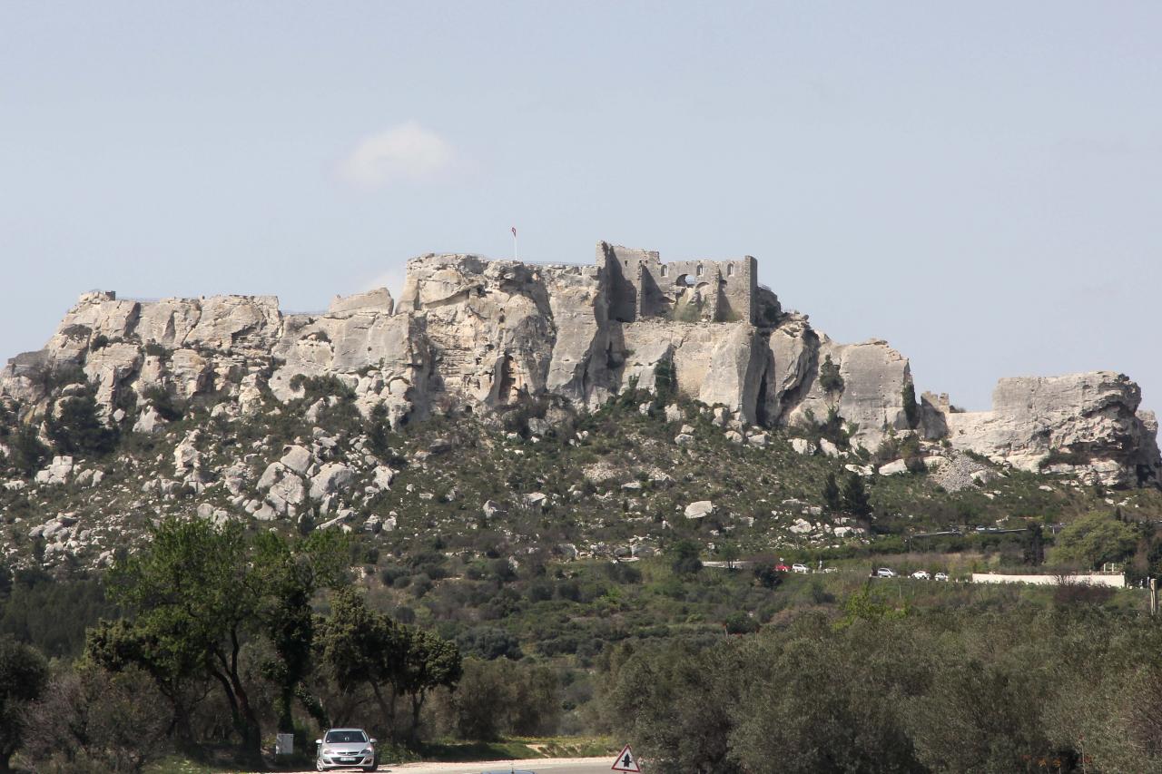 Les Baux-de-Provence un jour de mistral en avril, sans la foule !