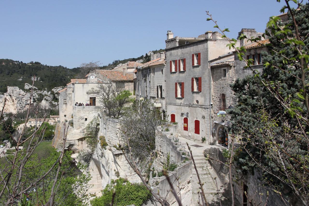 Les Baux-de-Provence un jour de mistral en avril, sans la foule !