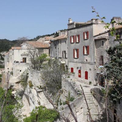 Les Baux-de-Provence un jour de mistral en avril, sans la foule !