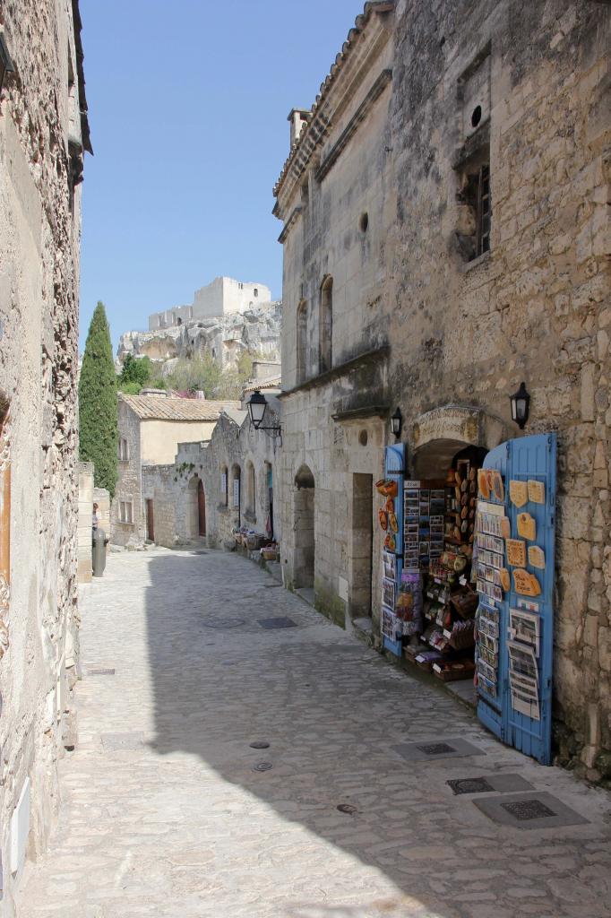 Les Baux-de-Provence un jour de mistral en avril, sans la foule !