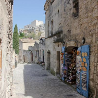 Les Baux-de-Provence un jour de mistral en avril, sans la foule !