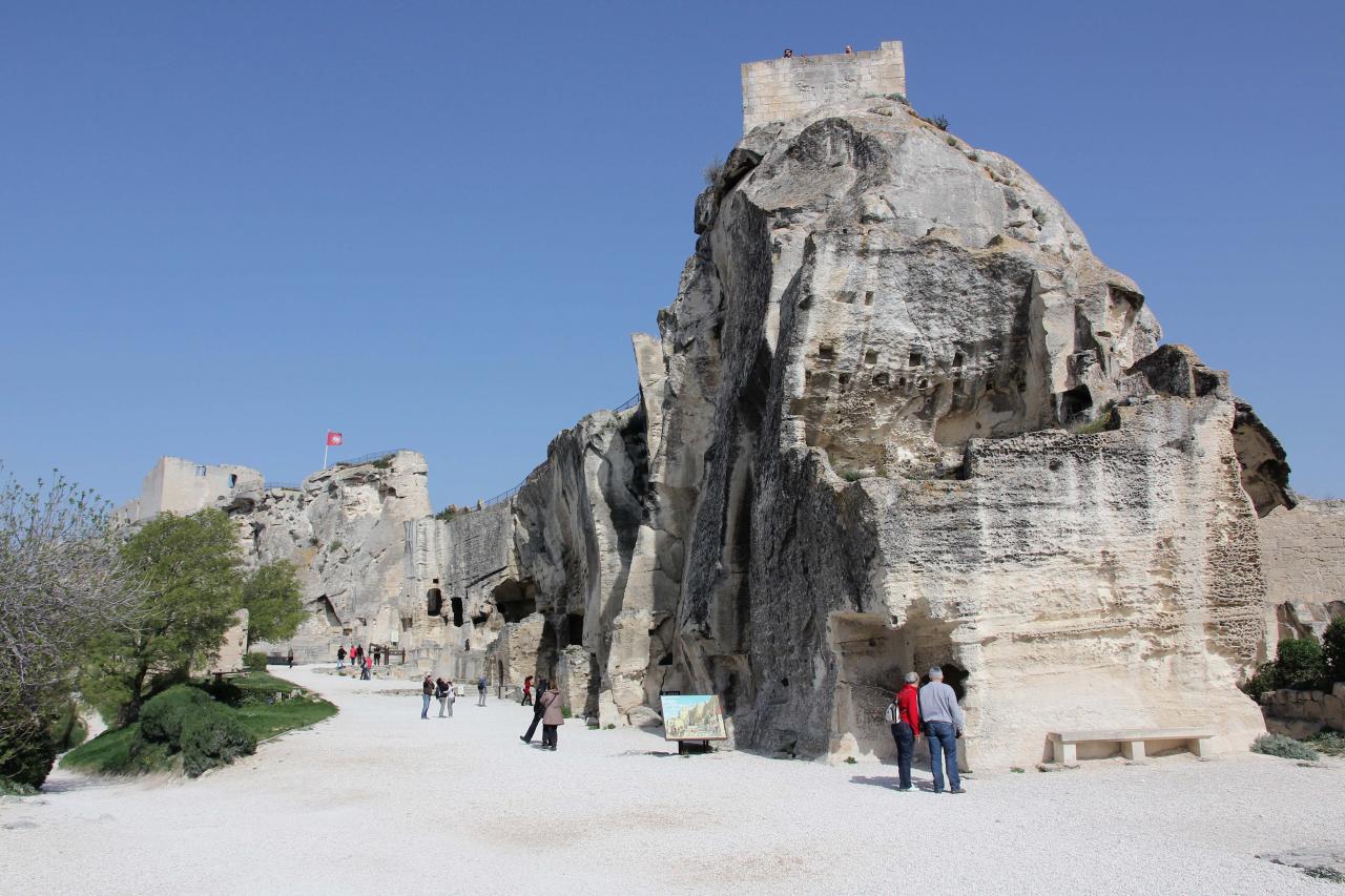 Les Baux-de-Provence un jour de mistral en avril, sans la foule !