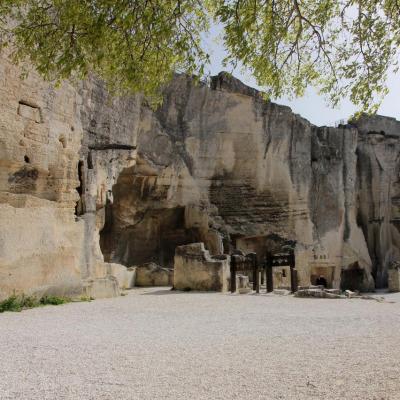 Les Baux-de-Provence un jour de mistral en avril, sans la foule !