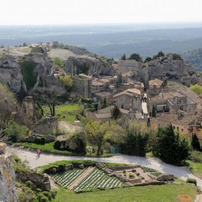 Les Baux-de-Provence un jour de mistral en avril, sans la foule !