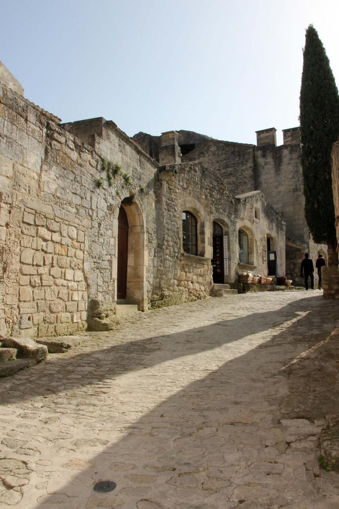 Les Baux-de-Provence un jour de mistral en avril, sans la foule !