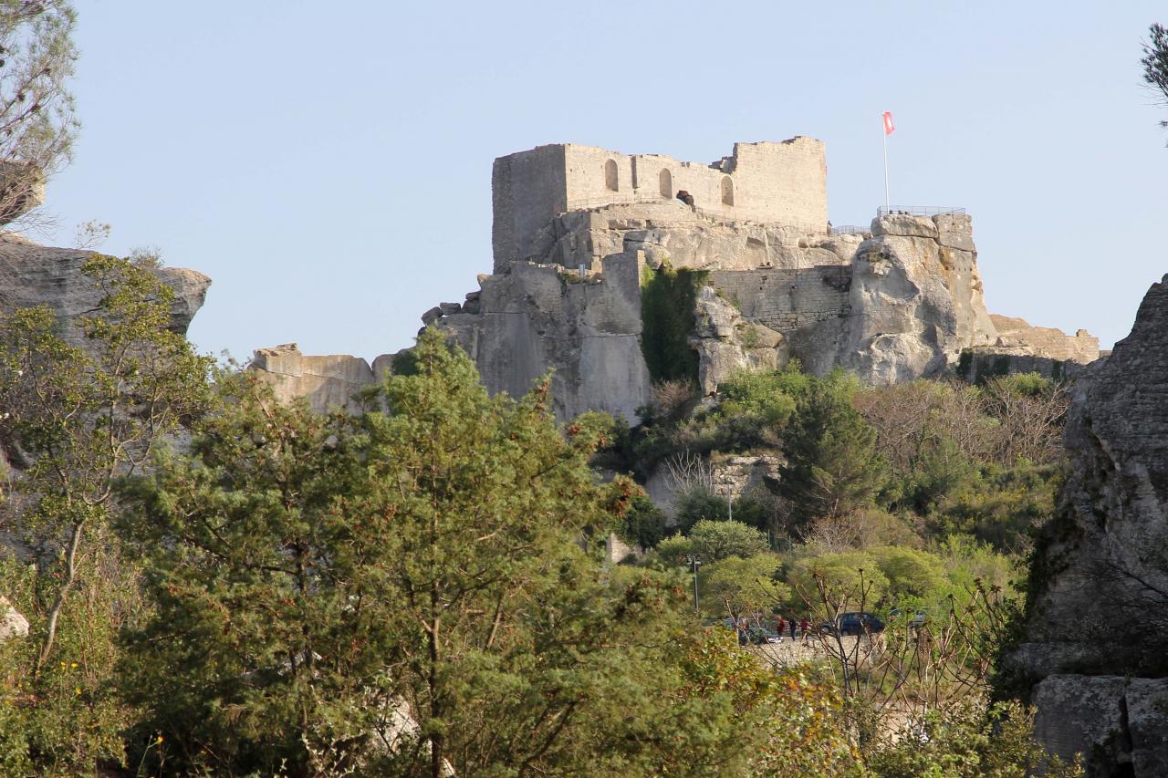 Les Baux-de-Provence un jour de mistral en avril, sans la foule !