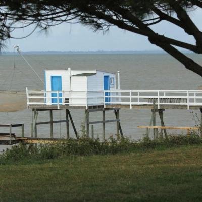 Port des Barques face à Fouras et relié par une passe à l'île Madame