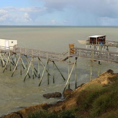 Port des Barques face à Fouras et relié par une passe à l'île Madame