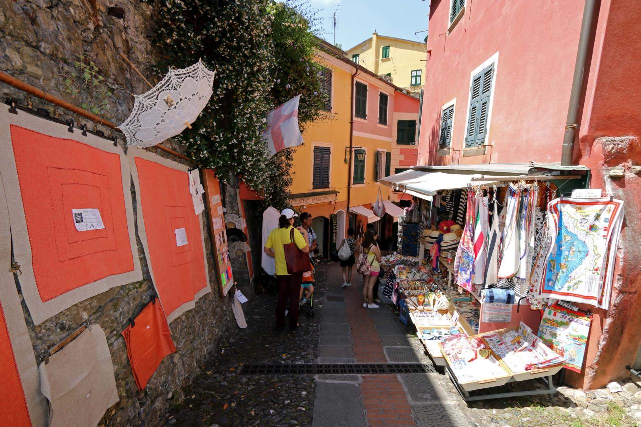 La petite ruelle des artisans qui monte à l'église San Giogio