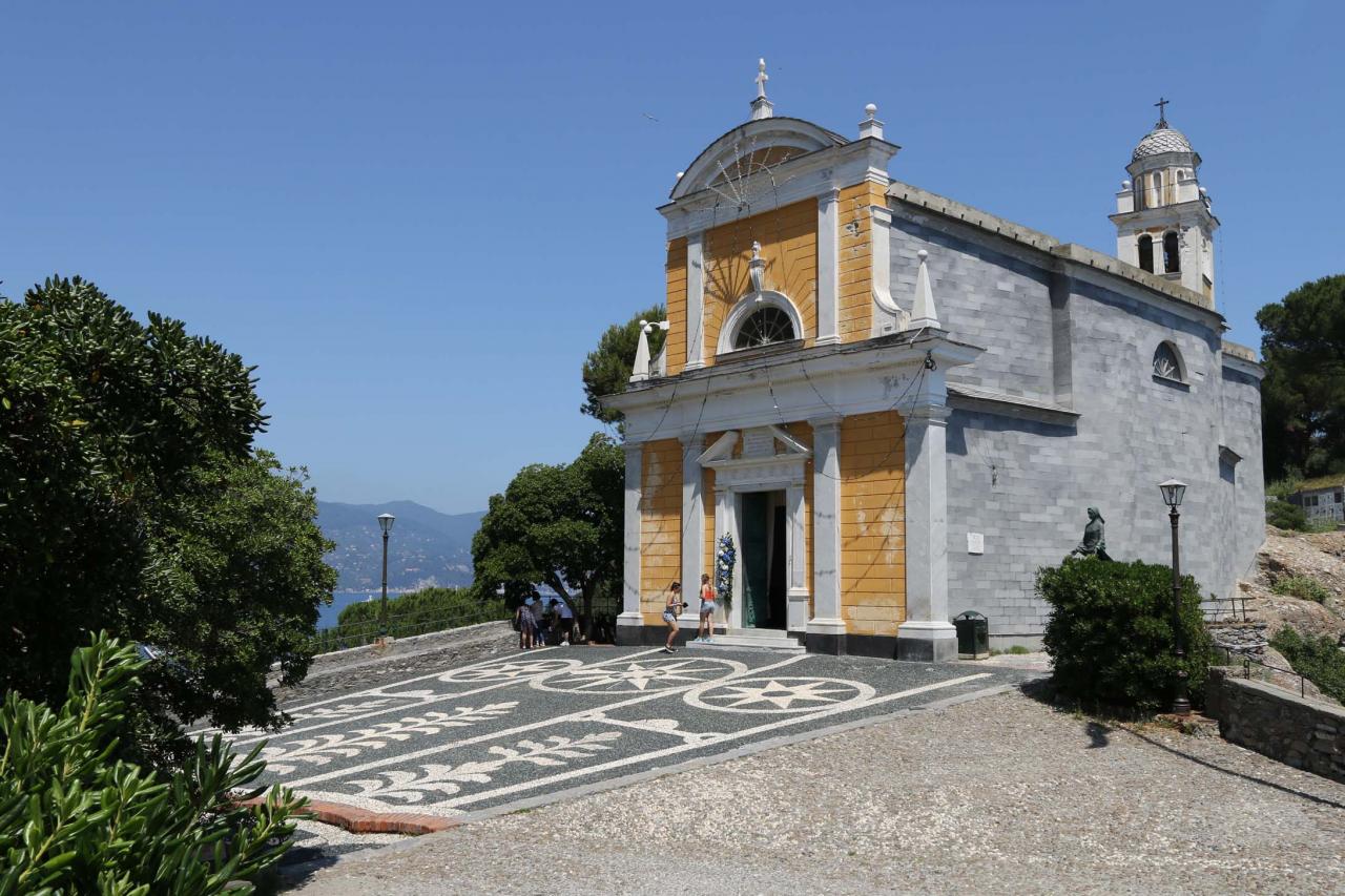 l’église San Giorgio et un excellent panorama sur tout le village