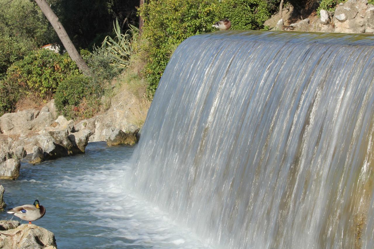 Cascade de Gairaut, chute d'eau artificielle construite au XIXè siècle