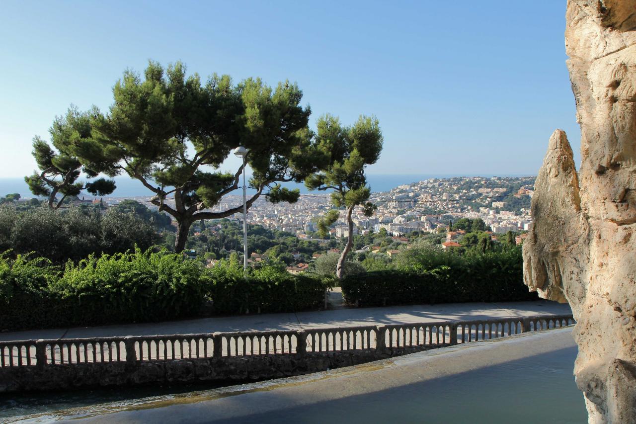 Cascade de Gairaut, chute d'eau artificielle construite au XIXè siècle