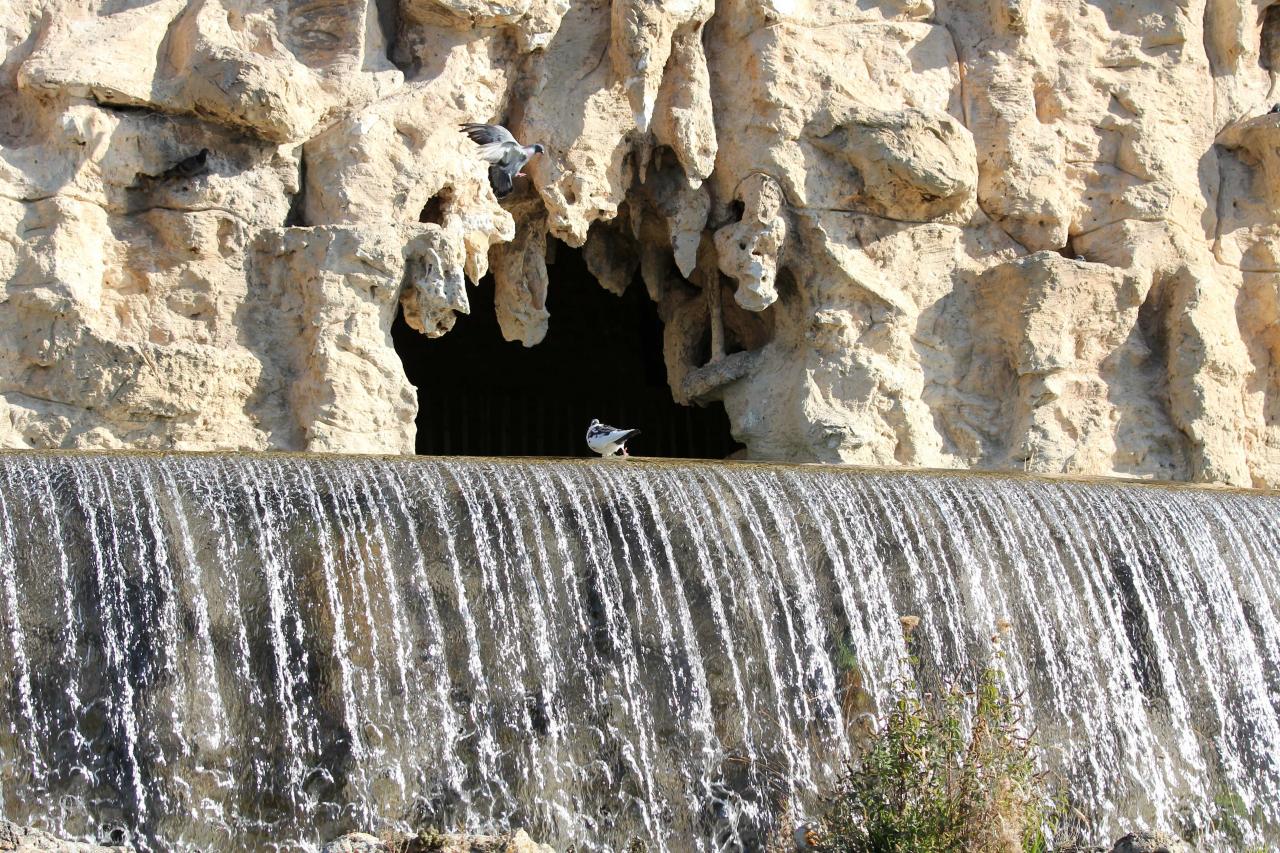 Cascade de Gairaut, chute d'eau artificielle construite au XIXè siècle