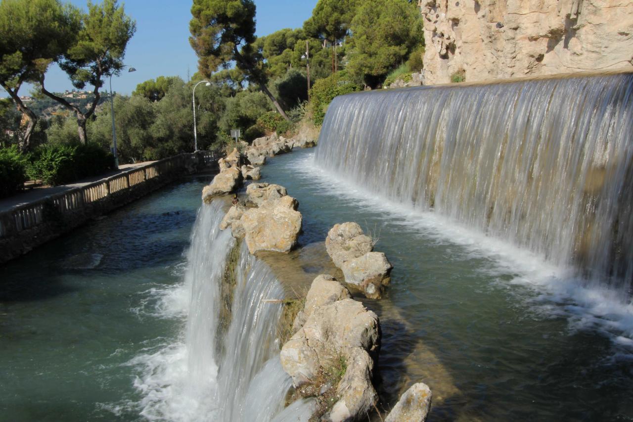 Cascade de Gairaut, chute d'eau artificielle construite au XIXè siècle