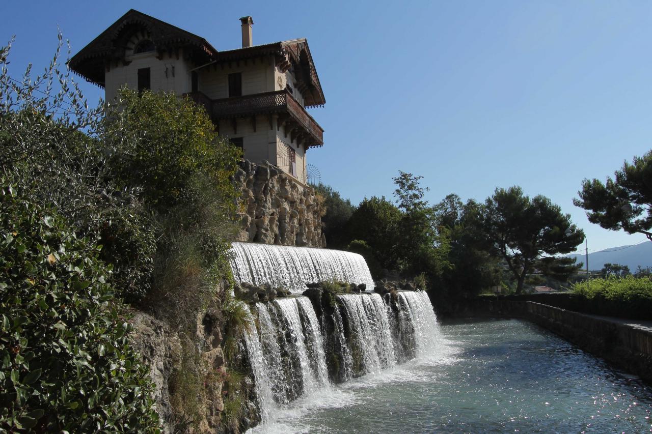 Cascade de Gairaut, chute d'eau artificielle construite au XIXè siècle