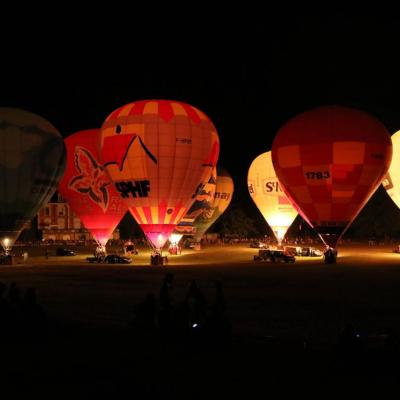 et surprise son et lumière avec les montgolfières mais sans trépied !