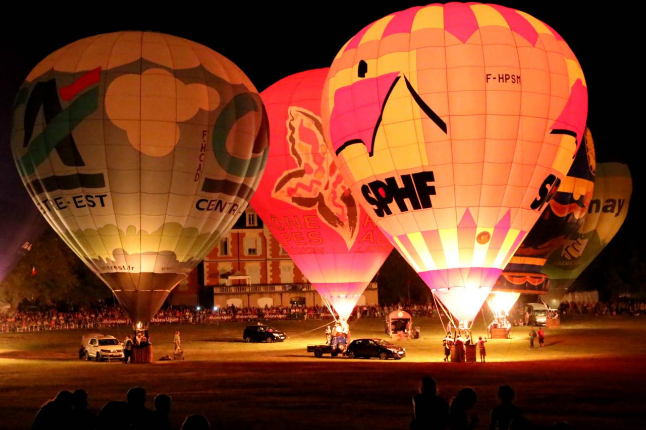 et surprise son et lumière avec les montgolfières mais sans trépied !