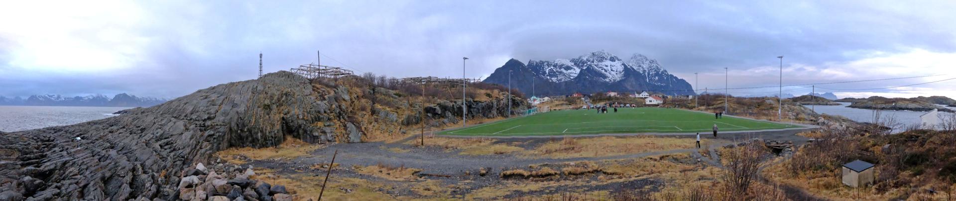 Henningsvær et son fameux stade de foot