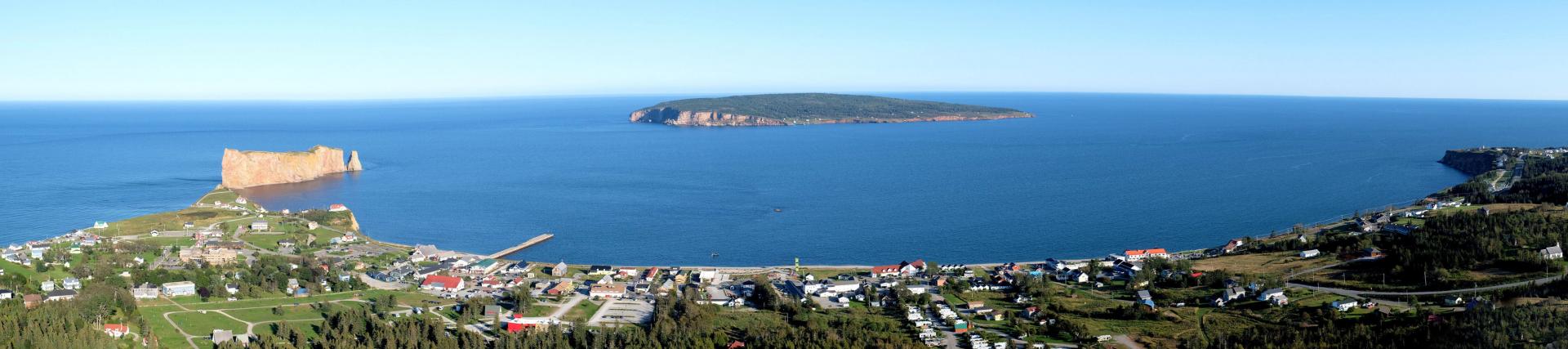 L:île de Bonaventure et le Rocher percé