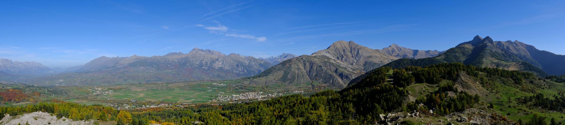 Le Champsaur, le Vieux Chaillol et le Sirac, les Autanes, l'Aiguille de Moissière et l'Arche.